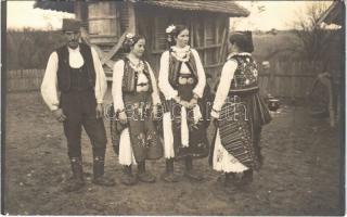 Wohlfahrtsausschuss / traditional costumes, folklore. photo