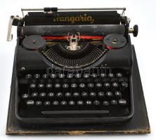 Hungaria írógép, hordozható, magyar nyelvű billentyűzettel, nem kipróbált, tokban, 29x31 cm