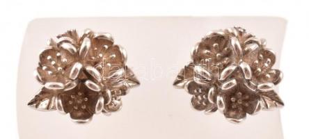 Ezüst(Ag) virágos fülbevalópár, jelzett, d: 1,2 cm, nettó: 3,01 g