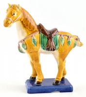 Kínai mázas kerámia ló, máz alatti repedésekkel, kis kopásnyomokkal, m: 16,5 cm