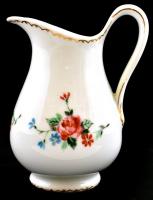 Cseh porcelán tejszínes kiöntő, kézzel festett, jelzett, kis kopásnyomokkal, m: 13,5 cm