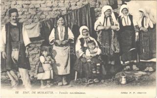 Env. de Monastir. Familie macedonienne / Macedonian family, folklore