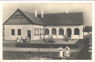 1935 Kiskunhalas, Halasi csipkeház, magyar folklór