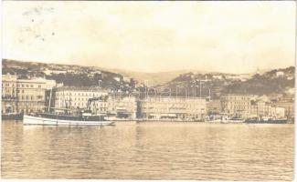 1918 Fiume, Rijeka; kikötő, gőzhajó, Európa nagyszálloda / port, steamship, hotel. An der Adria Kunst-Fotografien von Eduard Betai. photo (fl)