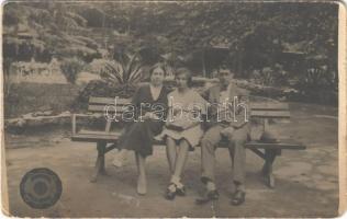 1935 Buziásfürdő, Baile Buzias; fürdővendégek / spa guests. photo (kopott sarkak / worn corners)