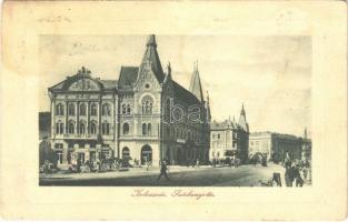 1924 Kolozsvár, Cluj; Széchenyi tér, Gyógyszertár, üzletek, piaci árusok. W. L. Bp. 6389. 1910. / square, pharmacy, shops, market vendors (szakadás / tear)