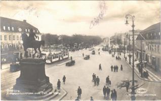 1929 Göteborg, Kungsportsavenyen med Carl IX Staty / street view, tram, statue, flags, automobiles, shops (EK)