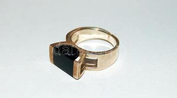 Női ezüst gyűrű féldrágakővel