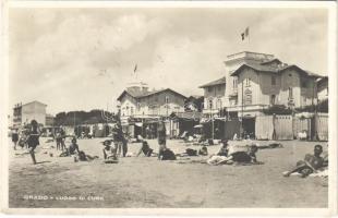1934 Grado, Luogo di Cura / spa, beach, bathers, cabins. Fot. Zuliani (EK)
