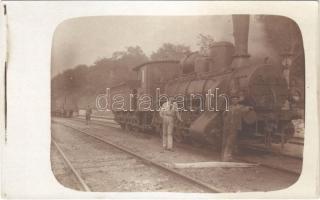 1917 Zólyom, Zvolen; Vasútállomás, vonat, gőzmozdony, vasutasok / railway station, train, locomotive, railwaymen. photo
