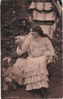 1905 Miss Zena Dare English singer and actress (creases)