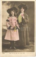 1905 Miss Phyllis and Miss Zena Dare, English singers and actresses, Rotary photo