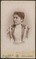 cca 1900 Női portrél, keményhátú fotó Gere István sepsiszentgyörgyi műterméből, 10,5×6,5 cm