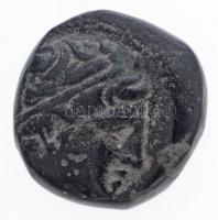 Makedónia / II. Philipposz Kr.e. 359-336. AE18 Br (6,39g) T:2- Macedonia / II. Philippos 359-336 BC AE18 Br Head of Apollon (6,39g) C:VF