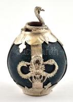 Kígyó figura malachit gömbön, m: 6 cm