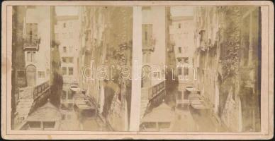 cca 1900 Mellékutca Velencében, sztereófotó kartonon, 8x16 cm