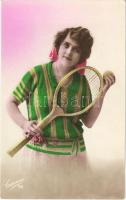 Lady with tennis racket