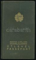 1937 Magyar Királyság útlevele, bélyegzésekkel, fotókkal
