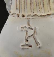 Kovács Éva (1938-2017): Lányka. Kézzel festett mázas kerámia, jelzett, lepattanásokkal, foltos, m: 1...