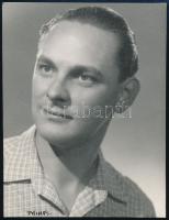 Gálcsiki János (1926-1984) színész aláírása az őt ábrázoló fotó hátoldalán