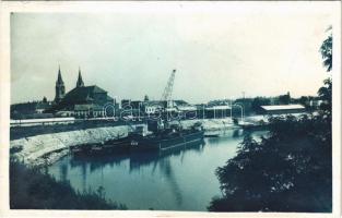 1938 Komárom, Komárno; rakpart, uszályok, vasútállomás / quay, barges, railway station (fl)