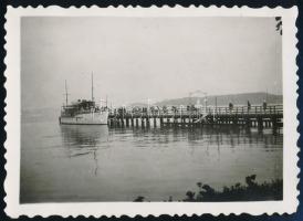 1936 Balatonfüred, Csongor nevű hajó, hátoldalon feliratozott fotó, 6×9 cm