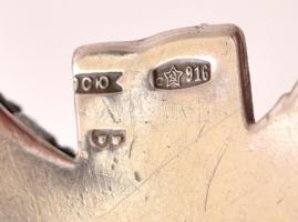 Ezüst(Ag) virágos képtartós kitűző, jelzett, fém tűvel, d: 5,5 cm, bruttó: 17,1 g