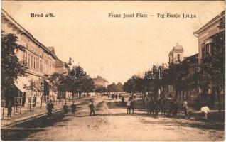 Bród, Nagyrév, Slavonski Brod, Brod na Savi; Franz Josef Platz / square / tér. Vasúti levelezőlapárusítás 1608.