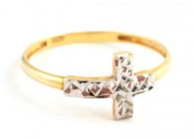 Aranyozott ezüst(Ag) keresztes gyűrű, jelzett, méret: 54, nettó: 0,7 g