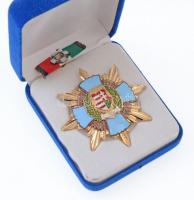 ~2000. "Igazolt Magyar Szabadságharcos Szövetség II. osztályú Érdemcsillag" aranyozott, zo...