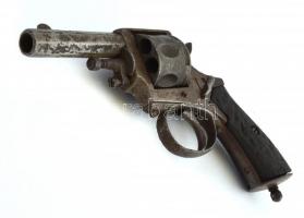 Nagant szovjet revolver, feltehetően 1930 körüli, 38-as kaliber, biztosítóval, jelzés nélkül, négyje...