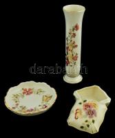 Zsolnay pillangó mintás asztali szett: váza (m:20 cm), ékszerdoboz (7,5x7,5 cm), tálka (d:12,5 cm). Kézzel festett jelzett, hibátlan.