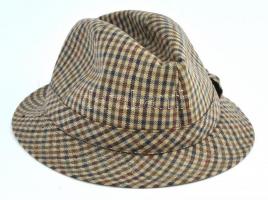 Mayser kockás férfi kalap, 56-s méret, kissé kopottas állapotban