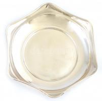 De Giovanni ezüst (Ag)  art deco kínáló tálka. Jelzett, szép állapotban. d: 20 cm, m: 5 cm. 185 g