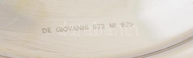 De Giovanni ezüst (Ag)  art deco kínáló tálka. Jelzett, szép állapotban. d: 20 cm, m: 5 cm. 185 g