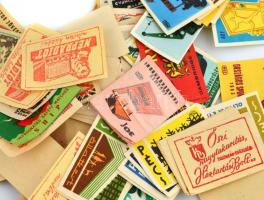 Több száz darab magyar és néhány db külföldi gyufacímke, 1946-60 körül