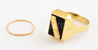 Arany(Au) 14K pecsétgyűrű és karikagyűrű (deformációval), jelzett, méret: 55 és 76, bruttó: 12,7 g
