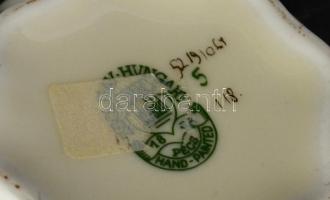 Zsolnay virág és pillangó mintás vázák. Kézzel festettek, jelzettek, hibátlanok. 15 cm, 13 cm