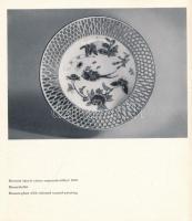 125 éves a Herendi Porcelán. Herend, é.n., k.n.16 sztl. oldal. Feketet-fehér és színes képekkel illu...