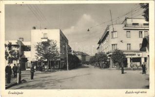 1940 Érsekújvár, Nové Zámky; Széchenyi utca, Szövetkezet üzlete, rendőr / street view, cooperative shop, policeman (EK)