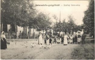 Balatonlelle, Szallay (Szalay) Imre utca, helyiek csoportja. Wollák József utódai kiadása