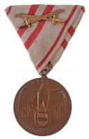 Ausztria DN Ausztriáért / 1914-1918 Br kitüntetés eredeti mellszalagon, kardokkal (36mm) T:1-,2 Austria ND Für Österreich / 1914-1918 Br medal with original ribbon with swords (36mm) C:AU,XF