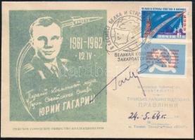 1964 Jurij Alekszejevics Gagarin (1934-1968) szovjet űrhajós autográf aláírása borítékon alkalmi bélyegzéssel. Megíratlan / Autograph signature of Yuriy Alekseyevich Gagarin (1934-1968) Soviet astronaut on cover with special cancellation