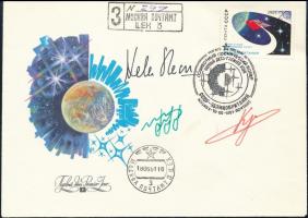 Anatolij Arcebarszkij (1956- ), Szergej Krikaljov (1958- ) szovjet és Helen Sharman (1963- ) brit űrhajósok aláírásai emlékborítékon, MIR alkalmi bélyegzéssel / Signatures of Anatoliy Artsebarskiy (1956- ), Sergei Krikalyov (1958- ) Soviet and Helen Sharman (1963- ) British astronauts on envelope with MIR special cancellation
