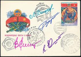 Pham Tuân (1947- ) vietnámi, Viktor Gorbatko (1934- ), Leonyid Popov (1945- ) és Valerij Rjumin (1939- ) szovjet űrhajósok aláírásai emlékborítékon / Signatures of Pham Tuân (1947- ) Vietnamese, Viktor Gorbatko (1934- ), Leonid Popov (1945- ) and Valeriy Ryumin (1939- ) Soviet astronauts on envelope