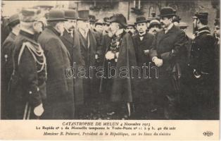 Catastrophe ferroviaire de Melun du 4 novembre 1913. Monsieur R. Poincaré, Président de la République, sur les lieux du sinistre / Melun railway accident, disaster. President Poincaré at the scene of the incident.