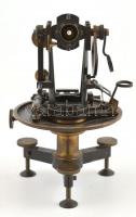 cca 1890 Starke & Kammerer, Wien. Antik teodolit, réz, jelzett, sorszámozott, működik. 37x16 cm