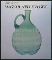 Veres László: Magyar népi üvegek. Miskolc, 1989, Herman Ottó Múzeum. Kiadói kartonált kötésben, jó állapotban.