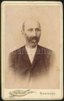 cca 1890 Férfiportré, keményhátú fotó Fáy Márton resicai műterméből, 10,5×6,5 cm
