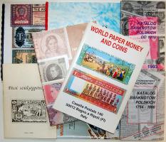 Kis hagyaték tétel, benne lengyel, cseh, magyar, világ katalógusok, régebbi kiadások, 8db